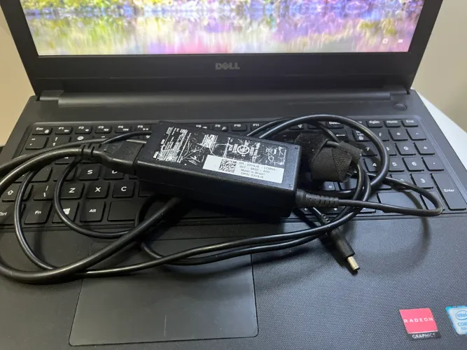 Notebook Dell Inspiron 15 i7 8ª Geração - 8GB RAM - Tela 15.6" - Ótimo Estado