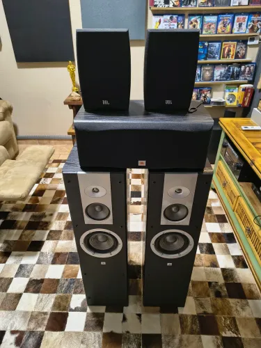 Caixas JBL