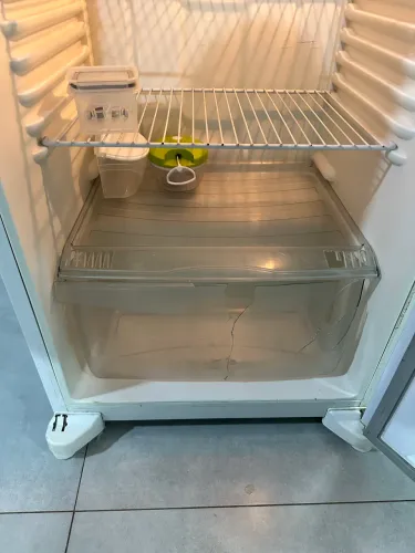 Geladeira cônsul 220V