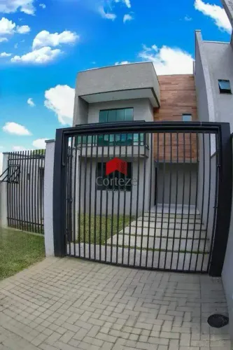 Sobrado com 80m² 2 quartos, à venda, no bairro Uberaba em Curitiba