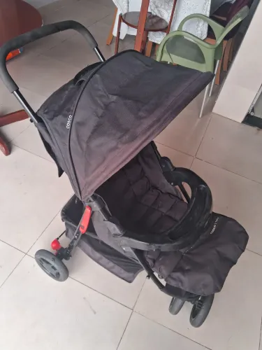 Carrinho de Bebê Cosco Preto