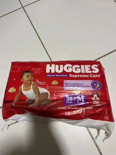 Fralda Huggies roupinha 