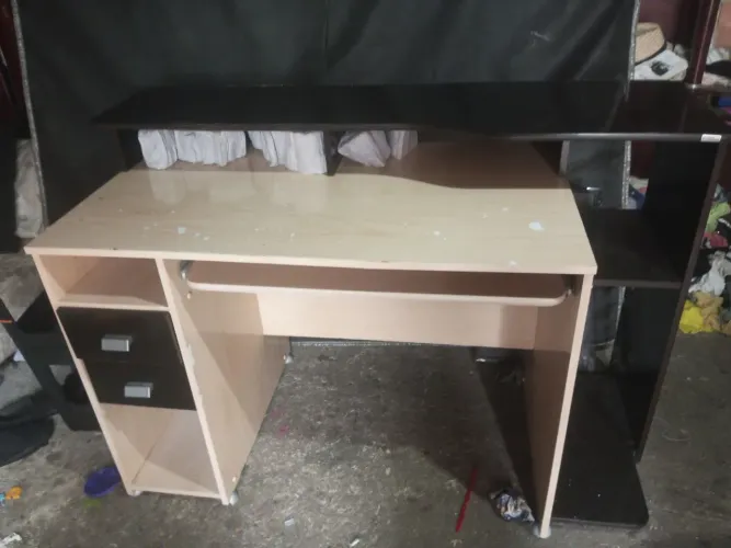 Vendo de rack para computador em bom estado