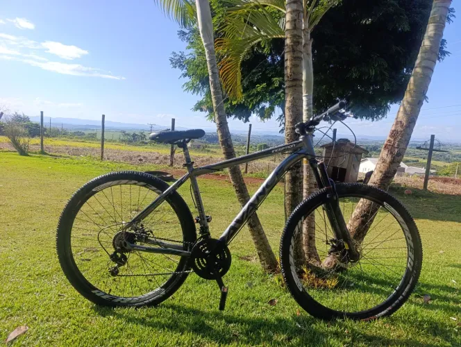 Mountain Bike (MTB) Aro 29 - Excelente Estado