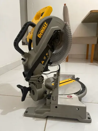 Serra meia esquadria DEWALT