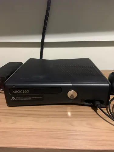 Xbox 360 Destravado 250GB + 2 controles