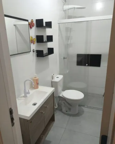 Studio semi mobiliado com sacada e garagem - Ribeirão da Ilha
