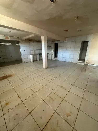 Vende-se prédio comercial em excelente localização, próximo à Avenida Jaguarari,  Natal-RN