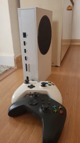 Videogame Xbox series S dois controles