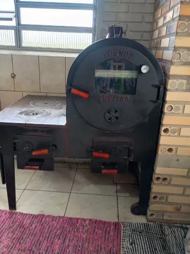 Fogão a lenha com forno Freitas 
