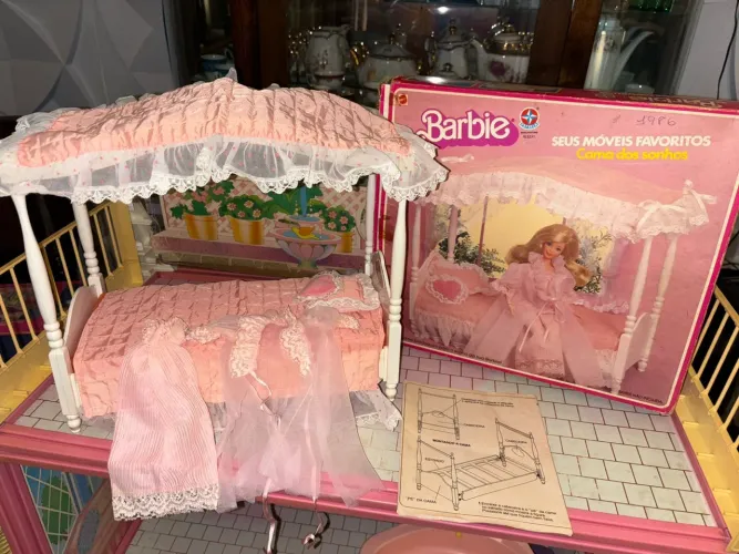 Cama dos sonhos da Barbie anos 80