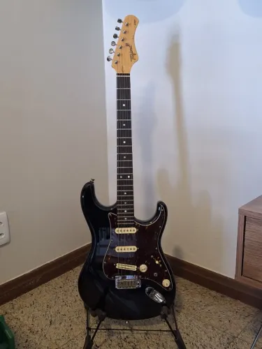 Guitarra Tagima T-805 Strato HSS Made in Brazil