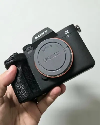 Câmera Sony A7iv (1 ano de uso)