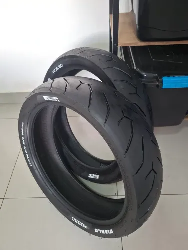 Pneus Pirelli Diablo rosso 2 150/60 r17 e 130/70 r17 70%