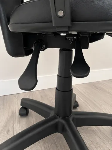 Cadeira Office Executiva em Tela