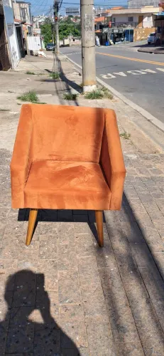 2 poltronas Ágata veludo, cor Terracota,  Bom estado de conservação.