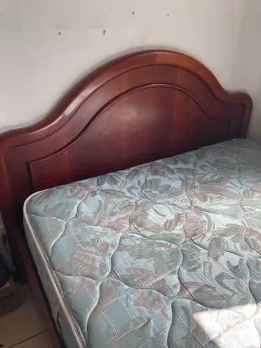 Cama de casal madeira maciça 