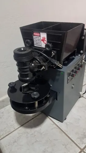 Máquina de salgados semi nova