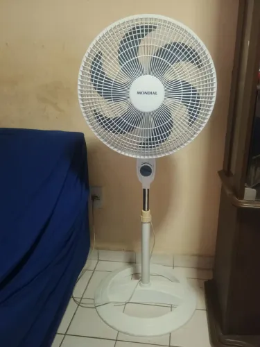 Ventilador Mondial de coluna torre de 40cm de 6 palhetas e 127V e acompanha uma garantia 