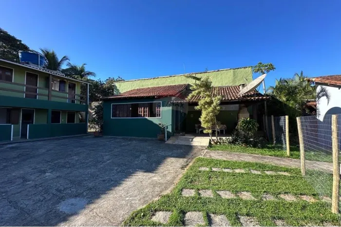 Pousada à venda com Casa Residencial em Manguinhos