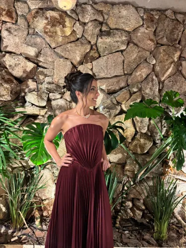 Vendo vestido de festa