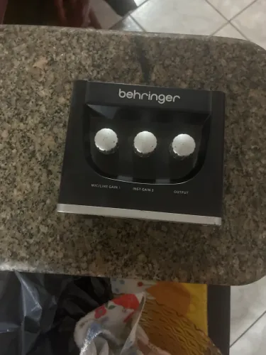 Behringer U-PHORIA UM2