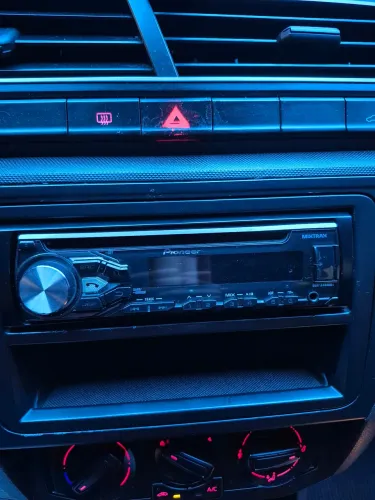 Radio Piooner DEH-X4880BT em otimo estado de conservação 
