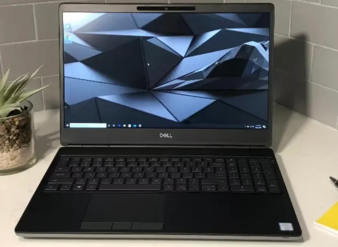 Workstation Dell Precision 7550 Xeon 10855M 32GB RAM SSD 512GB Impecável