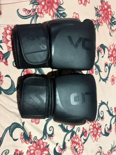 Luva de boxe e muay thai 14z preta volo