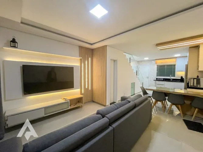 Sobrado com 2 suítes para locação por R$ 4.5000,00 - Bairro Fortaleza - Blumenau/SC