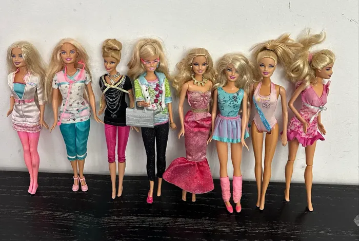 Lote 8 Barbies Profissões originais e usadas .Leia a descrição