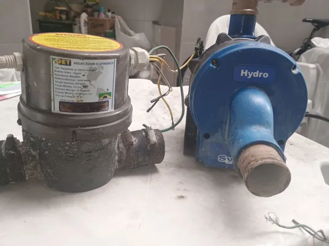 Banheira hidromassagem com aquecedor e bomba hidráulica 