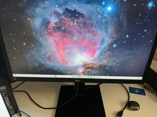Monitor LG 24 polegadas FHD altura ajustável
