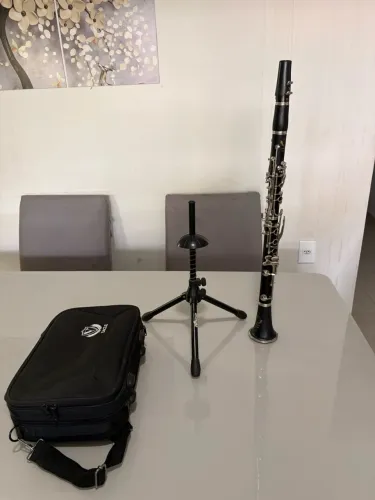 Clarinete Eagle Cl04n Sib 17 Chaves Niqueladas Com Estojo