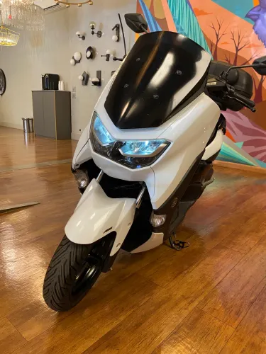 Yamaha NMAX 2022 160cc - Único Dono - Baú Give + Encosto - Pneus Novos Michelin