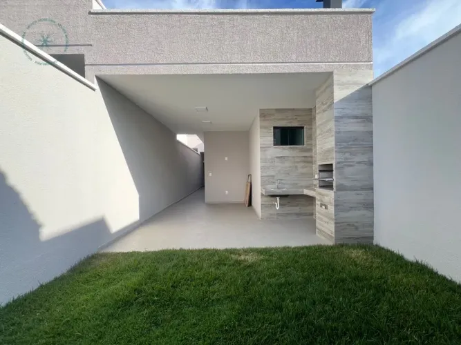 Casa Geminada á venda no bairro Céu Azul, Belo Horizonte - MG.