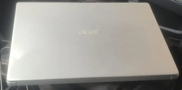 Notebook a venda , valor negociável 