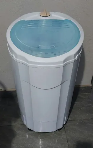 Centrífuga de roupas Funcionando 