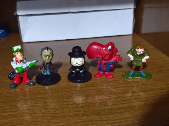 Lote brinquedos e miniaturas