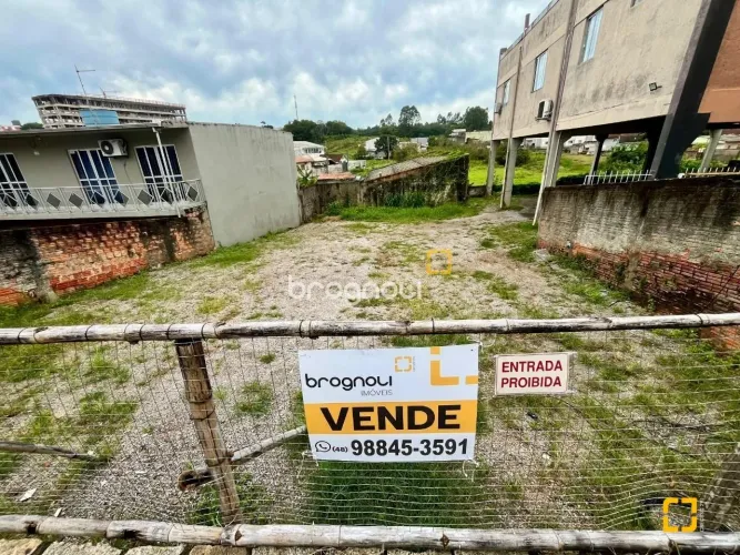 Terreno à venda com 295 m2 no bairro Areias, em São José S/C.