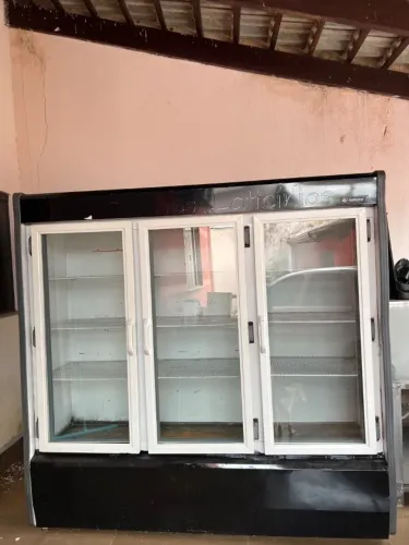 Freezer Vertical Expositor de Bebidas