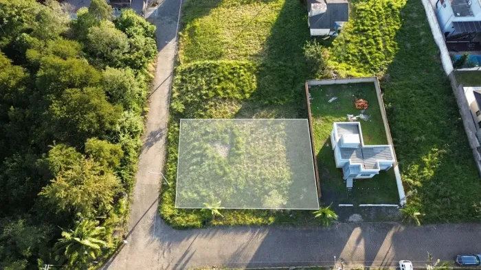 Lote de esquina 445m² | Bairro Demboski | Palmeiras I  Tranquilidade e Padrão de Condomíni