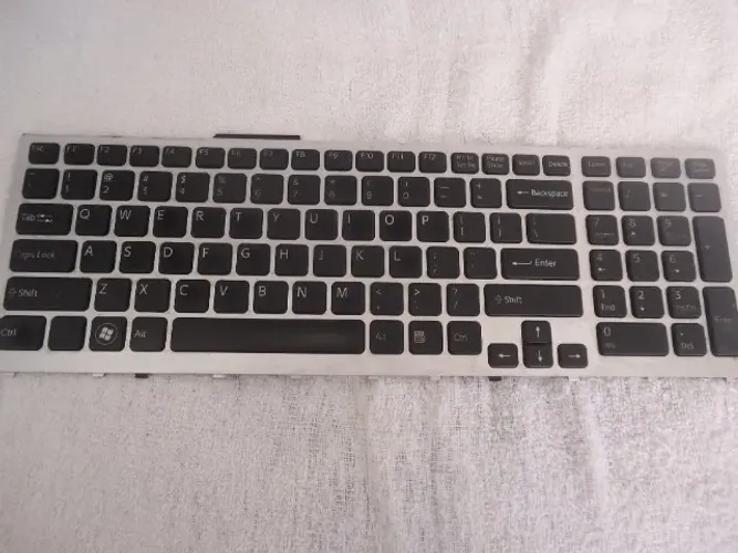 TECLADO NOTEBOOK SONY PCG-81114L