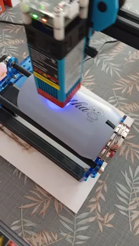 vendo essa maquina de gravacao a laser seminova area de corte 30 cm ela ja acompanha o rol