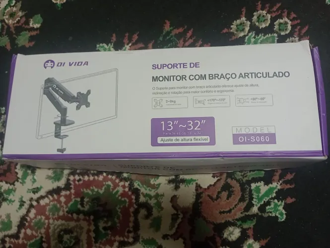 Braço articulado de monitor