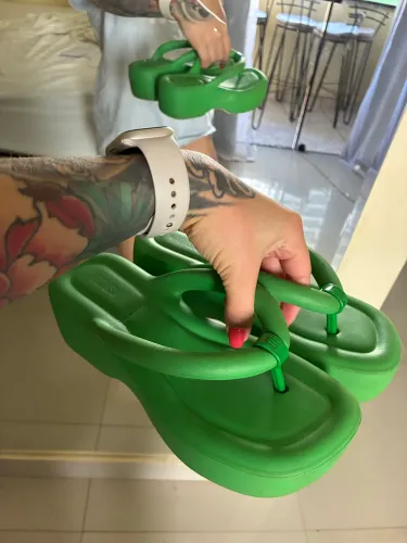 Sandália flip flop Melissa 