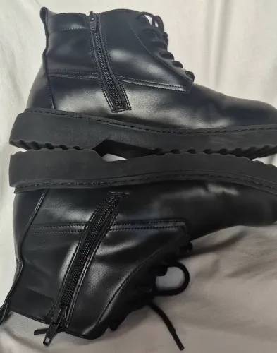 Bota em couro seminova Zara feminina tam 35