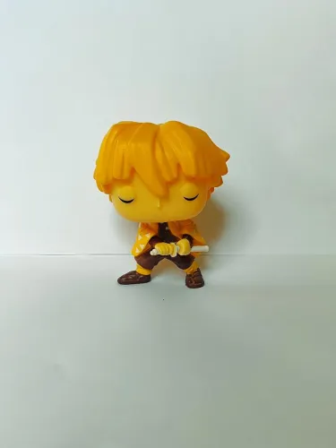 Boneco colecionável Zenitsu (Demon Slayer)