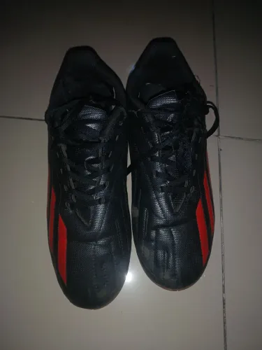 Chuteira Salão usada Adidas