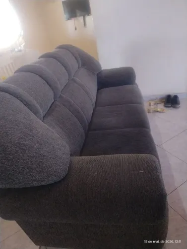 Sofá 3 ligares e única dona e sem cachorro